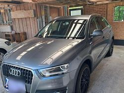 Grau Gebraucht 2015 Audi Q3 Comfort SUV | 12.750 € (Guter Preis)