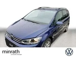 Blau Gebraucht 2022 VW Touran Comfortline Van / Kleinbus | 25.970 € (Guter Preis)