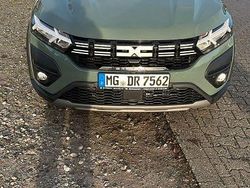 Grün Gebraucht 2023 Dacia Sandero Extreme Limousine | 12.500 € (Guter Preis)