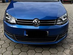 Blau Gebraucht 2018 VW Sharan Highline Van / Kleinbus | 25.350 € (Fairer Preis)