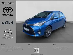 Electric blue metallic/ vivid Gebraucht 2015 Toyota Yaris Comfort Kleinwagen | 8.450 € (Fairer Preis)