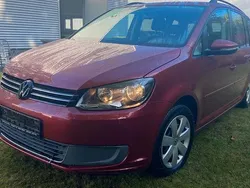 Rot Gebraucht 2011 VW Touran Van / Kleinbus | 7.900 € (Fairer Preis)