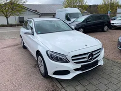 Weiß Gebraucht 2018 Mercedes C180 Exclusive Kombi | 11.780 € (Fairer Preis)