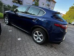 Blau Gebraucht 2017 Alfa Romeo Stelvio Super SUV | 21.000 € (Fairer Preis)