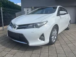 Weiß Gebraucht 2014 Toyota Auris Life+ Limousine | 9.900 € (Fairer Preis)