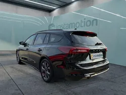 Schwarz Gebraucht 2023 Ford Focus ST-Line Kombi | 25.649 € (Fairer Preis)