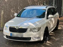 Weiß Gebraucht 2010 Skoda Superb Limousine | 3.850 € (Fairer Preis)