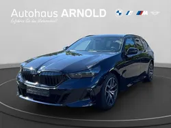 M carbonschwarz metallic Neu 2025 BMW 520 M Sport Kombi | 70.700 €