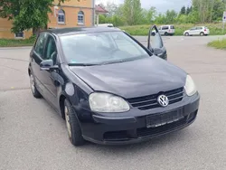 Schwarz Gebraucht 2005 VW Golf IV Kleinwagen | 1.650 €