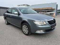 Grau Gebraucht 2008 Skoda Superb Comfort Limousine | 2.950 € (Guter Preis)