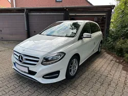 Weiß Gebraucht 2017 Mercedes B180 Van / Kleinbus | 13.000 € (Fairer Preis)