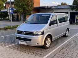 Silber Gebraucht 2013 VW Multivan Van / Kleinbus | 27.500 €