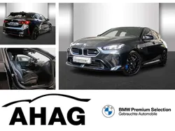 Black saphire metallic Gebraucht 2024 BMW M135 Kleinwagen | 46.840 €