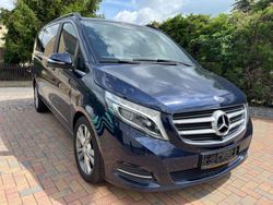 Blau Gebraucht 2016 Mercedes V250 Avantgarde Edition Van / Kleinbus | 33.995 € (Teuer)