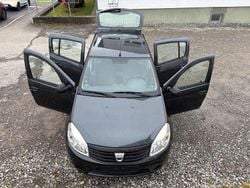 Grau Gebraucht 2009 Dacia Sandero Basis Limousine | 2.490 € (Etwas zu teuer)