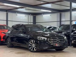 Schwarz schwarz – unilack Gebraucht 2022 Mercedes E300 Business Kombi | 29.290 € (Guter Preis)