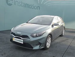 Grau Gebraucht 2024 Kia Ceed Comfort Limousine | 24.039 € (Superpreis)