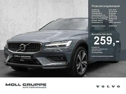 Thunder grey / metallic Gebraucht 2023 Volvo V60 CC Plus Kombi | 34.980 € (Superpreis)