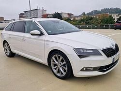 Weiß Gebraucht 2019 Skoda Superb LAURIN & KLEMENT Kombi | 22.555 € (Guter Preis)