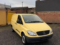 Gelb Gebraucht 2007 Mercedes Vito Van | 3.250 €