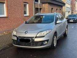 Silber Gebraucht 2013 Renault Mégane GrandTour Kombi | 2.600 € (Superpreis)