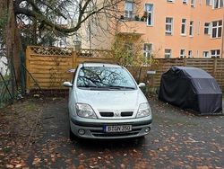 Silber Gebraucht 2001 Renault Scénic Van / Kleinbus | 1.700 € (Etwas zu teuer)