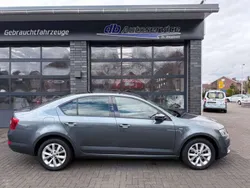 Quarzgrau metallic Gebraucht 2016 Skoda Octavia Joy Limousine | 15.490 € (Etwas zu teuer)