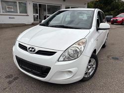 Weiß Gebraucht 2010 Hyundai i20 Edition Limousine | 3.400 € (Teuer)