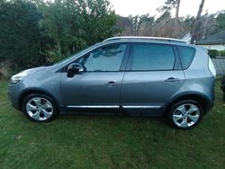 Grau Gebraucht 2014 Renault Scénic III Bose Edition Van / Kleinbus | 6.590 € (Teuer)