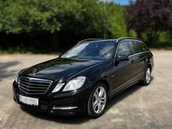 Schwarz Gebraucht 2012 Mercedes E250 Avantgarde Kombi | 14.600 €