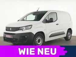 Lack weiss Gebraucht 2020 Peugeot Partner Premium Van / Kleinbus | 14.955 € (Fairer Preis)