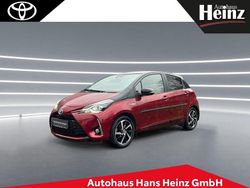 Tokiorot perleffekt / mysticschwarz mica Gebraucht 2019 Toyota Yaris Hybrid Basis Limousine | 15.450 € (Fairer Preis)