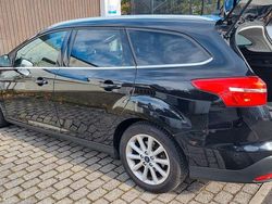 Schwarz Gebraucht 2015 Ford Focus Titanium Kombi | 6.700 € (Fairer Preis)