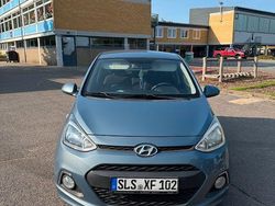 Blau Gebraucht 2015 Hyundai i10 Edition Kleinwagen | 4.500 € (Fairer Preis)