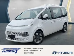 Weiß Gebraucht 2024 Hyundai Staria Trend Van | 42.490 €
