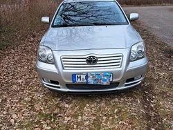Silber Gebraucht 2003 Toyota Avensis Kombi | 1.700 € (Fairer Preis)