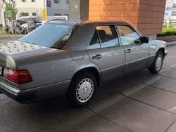 Grau Gebraucht 1990 Mercedes 200 Limousine | 7.850 €