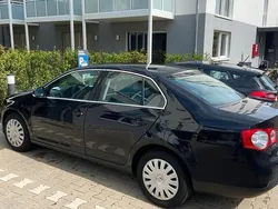 Schwarz Gebraucht 2007 VW Jetta Limousine | 3.000 €