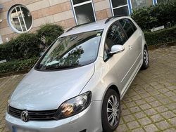 Silber Gebraucht 2009 VW Golf VI Style Kleinwagen | 3.500 €