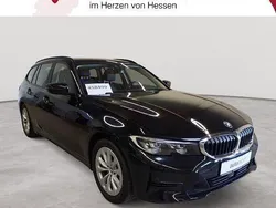 Schwarz Gebraucht 2022 BMW 318 Advantage Kombi | 24.389 € (Guter Preis)