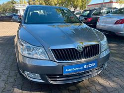 Grau Gebraucht 2012 Skoda Octavia Ambition Limousine | 10.850 € (Teuer)