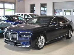 Blau Gebraucht 2023 BMW i7 Sport Line Limousine | 81.990 €