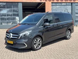 Grau Gebraucht 2020 Mercedes V220 Avantgarde Van / Kleinbus | 24.987 € (Guter Preis)