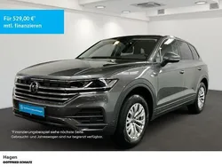 Grau Gebraucht 2022 VW Touareg Basis SUV | 45.810 € (Fairer Preis)