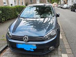 Blau Gebraucht 2009 VW Golf VI Limousine | 6.000 € (Etwas zu teuer)