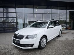 Weiß Gebraucht 2016 Skoda Octavia G-TEC Ambition Kombi | 8.490 €