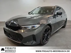 Grau Gebraucht 2024 BMW 320 M Sport Kombi | 40.999 € (Fairer Preis)