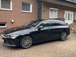 Schwarz Gebraucht 2020 Mercedes CLA200 Shooting Brake Kombi | 19.900 € (Guter Preis)
