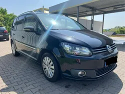 Schwarz Gebraucht 2012 VW Touran Highline Van / Kleinbus | 6.200 € (Fairer Preis)