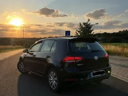 Schwarz Gebraucht 2018 VW Golf VII Limousine | 11.000 € (Fairer Preis)